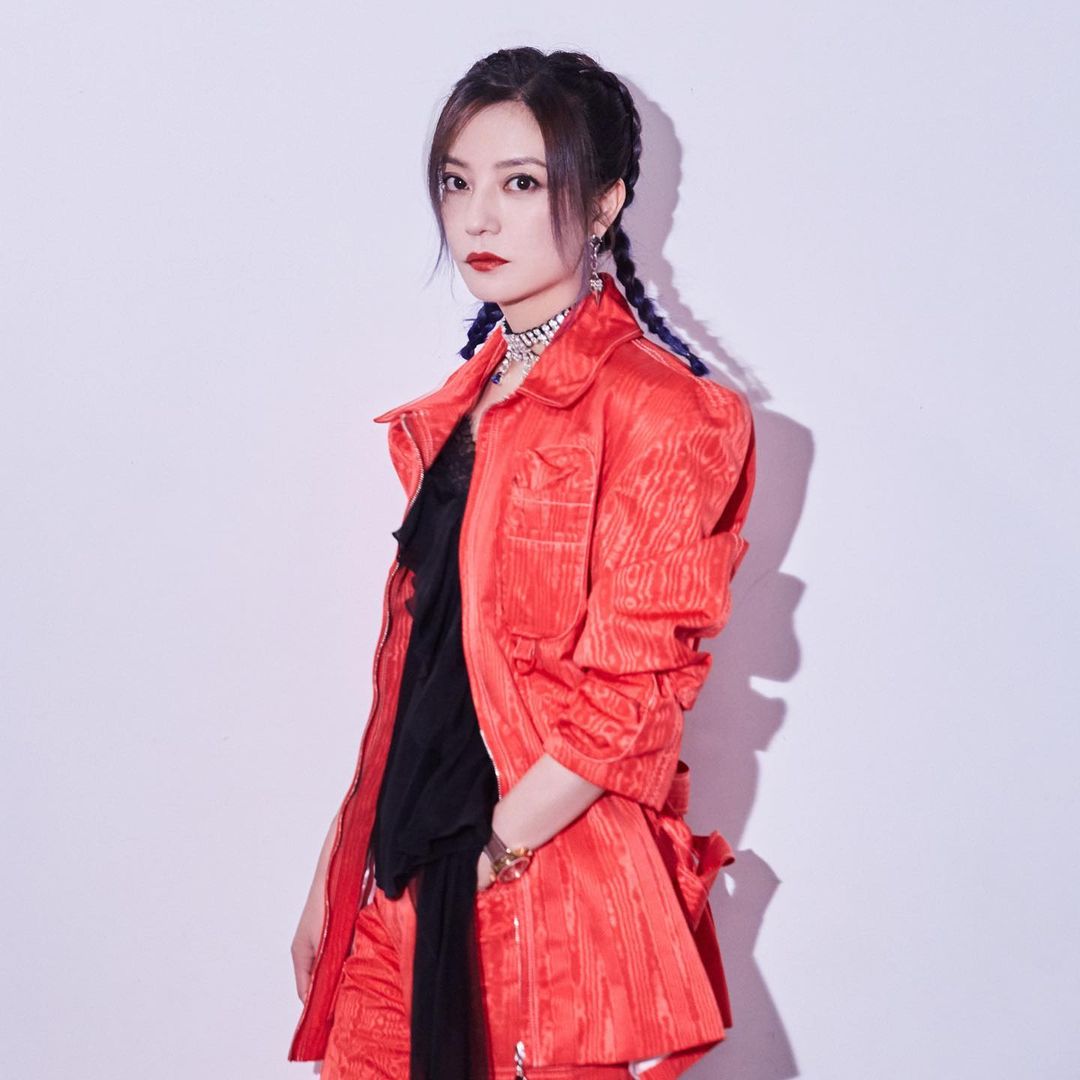 赵薇突然消失·与黄晓明合作新剧找袁泉救火