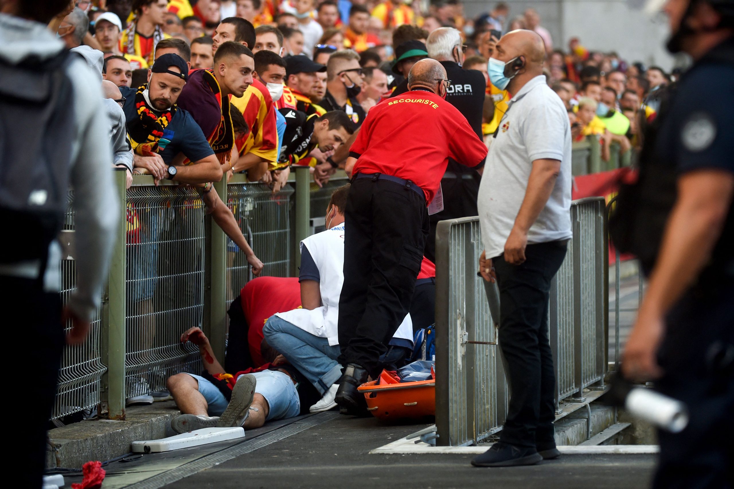 还不到一个月又来大冲突  今季法甲一直乱！