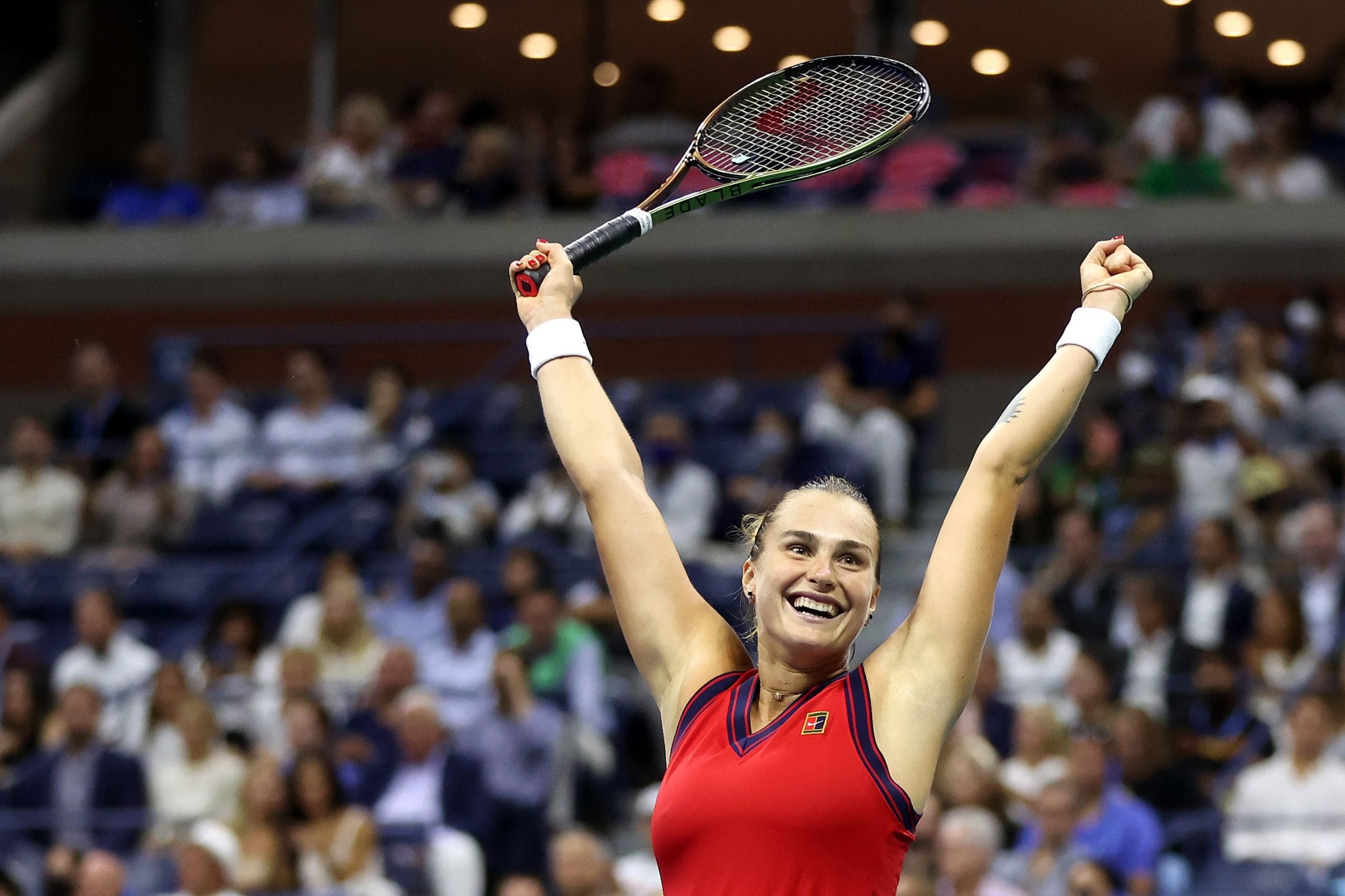 连克名将杀进女单4强 19岁费尔南德斯掀青春风暴