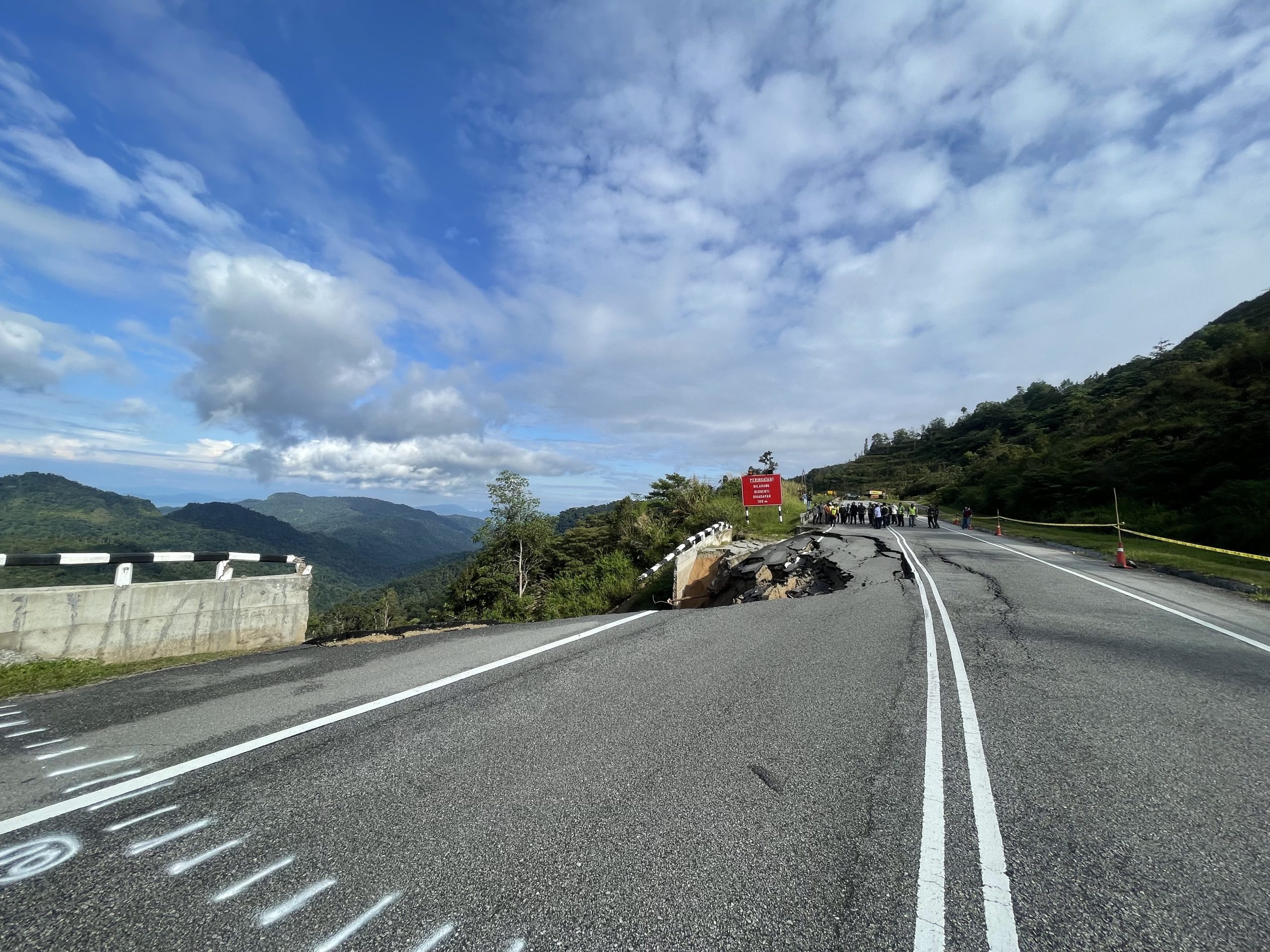 金马仑路崩︱霹大臣：原获1.3亿修复升级 雨水使土壤流失致坍塌