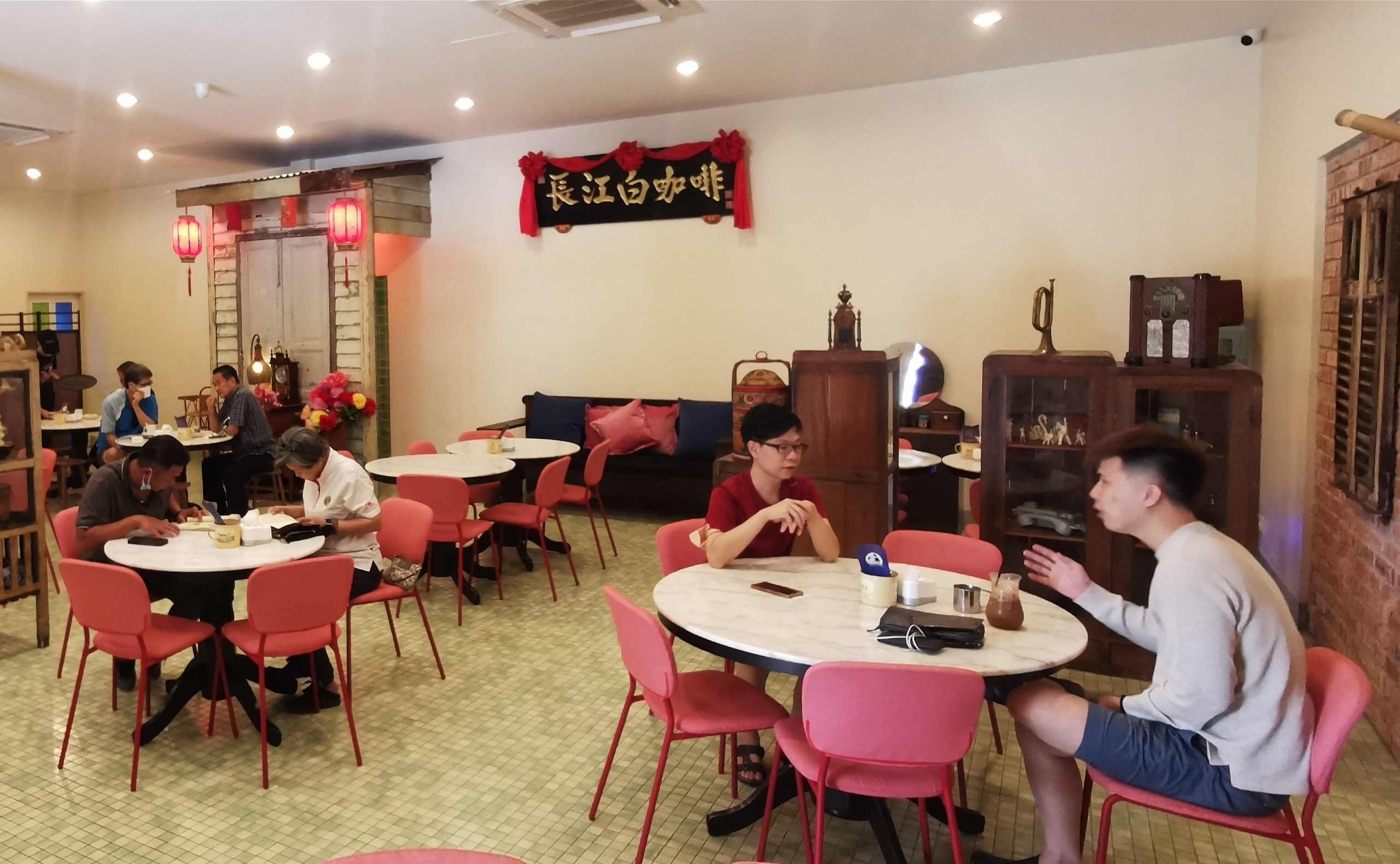 霹／今天下／边头／参与“情长味浓”中秋活动 将爱与长江现金券隔空送回家