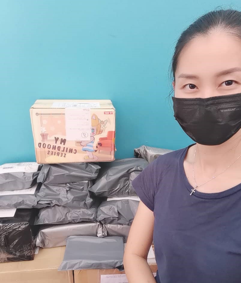 霹:15日见报/封底主文/【疫流而上】/餐饮业受影响 加入代购运输业积极向上