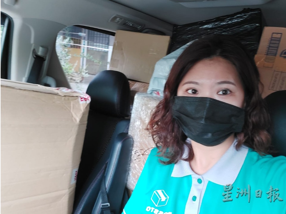 霹:8日见报/封底主文/【疫流而上】单亲妈妈为母则刚 章谊駗卖炸鸡设快递公司