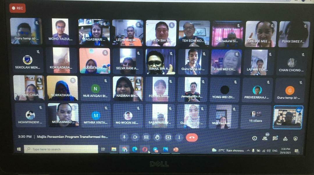 霹:万里望中学线上机械人转型计划
