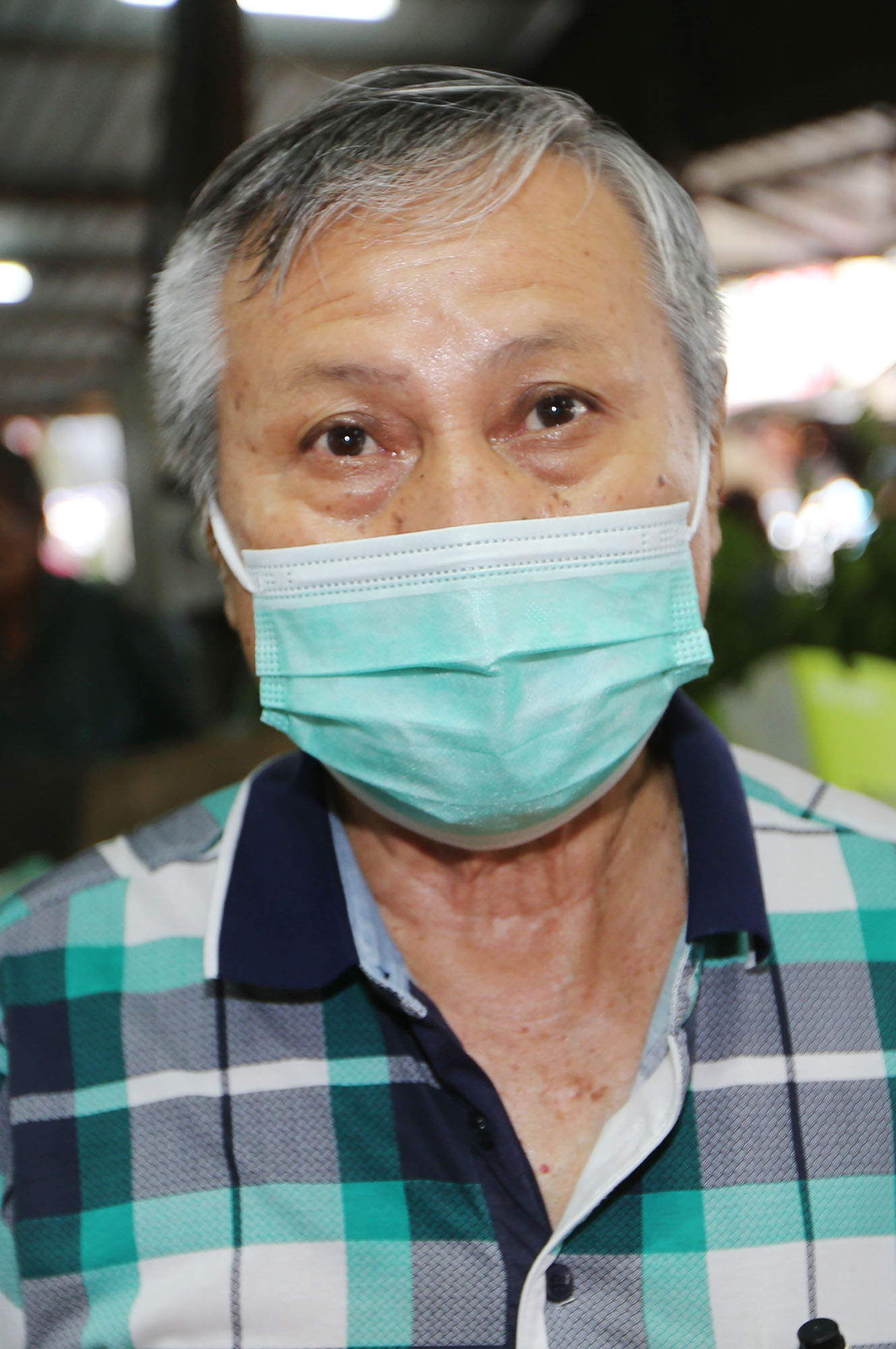 霹：封面主文／迎接中秋节最后冲刺  巴刹月饼销量亮眼