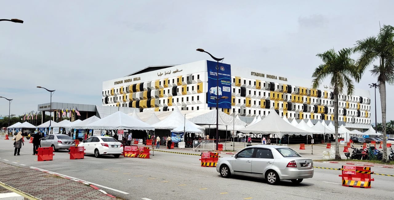 霹:封面主文/阿克马:当无人登门接种疫苗后 公共疫苗接种中心将关闭