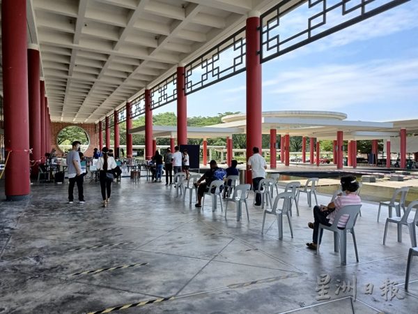 接种疫苗 | 金宝疫苗接种中心 即日起开放18岁以上登门接种