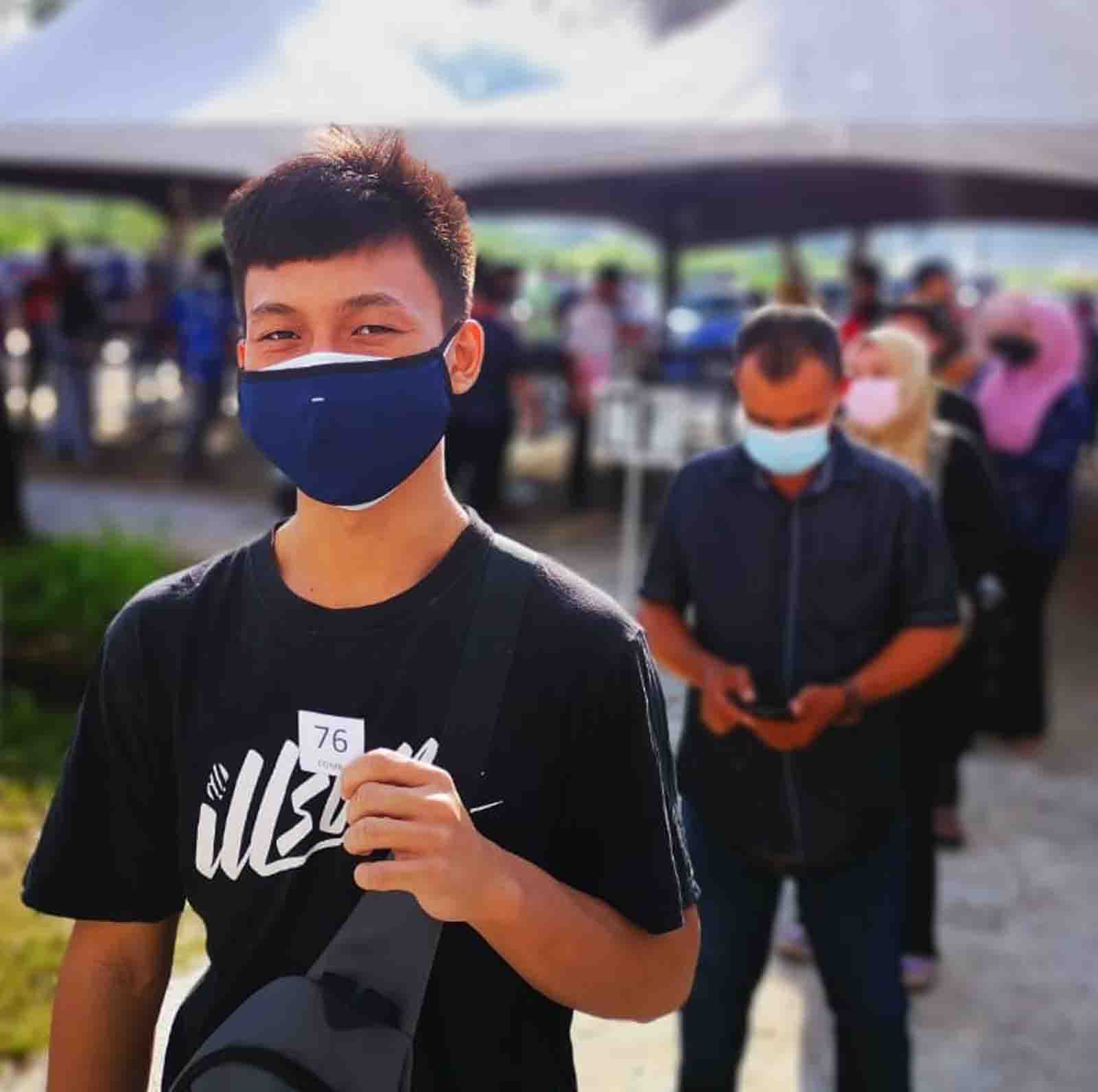 霹:版二内/接种中心加针满足人潮