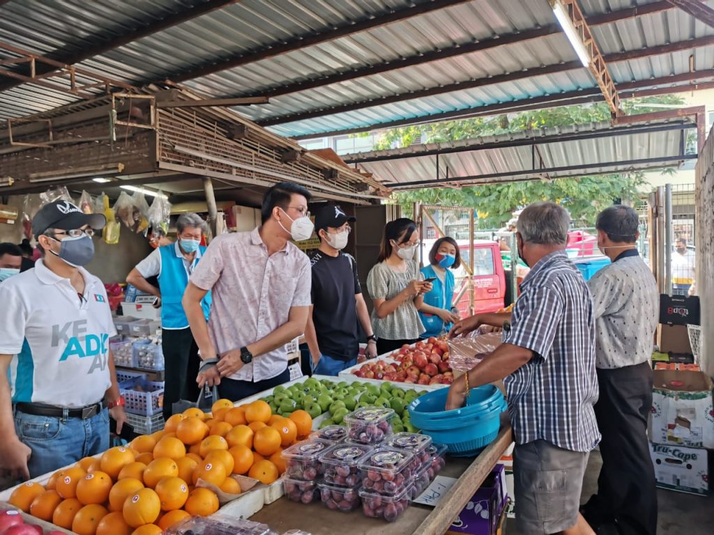 霹:陈家兴促增加隔离中心改善居家隔离政策