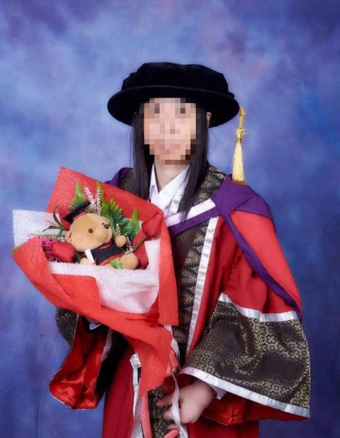 顾客大声追问披萨在哪 | 网民揭女子身份 “她身上发生了我们不知道的事”