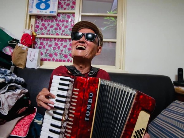 香蕉支付通告费.邀李炳辉拍YouTube影片