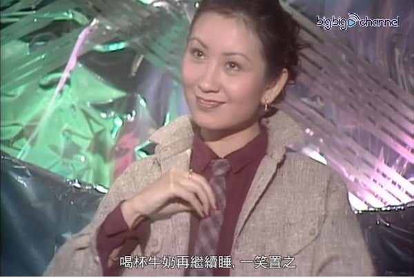 鲍起静30岁访问重现．网赞“超级靓女”