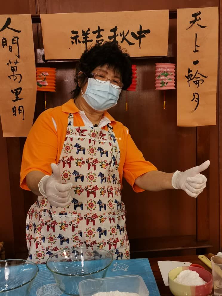 （古城第二版主文）马六甲潮州会馆妇女组网上传统月饼制作