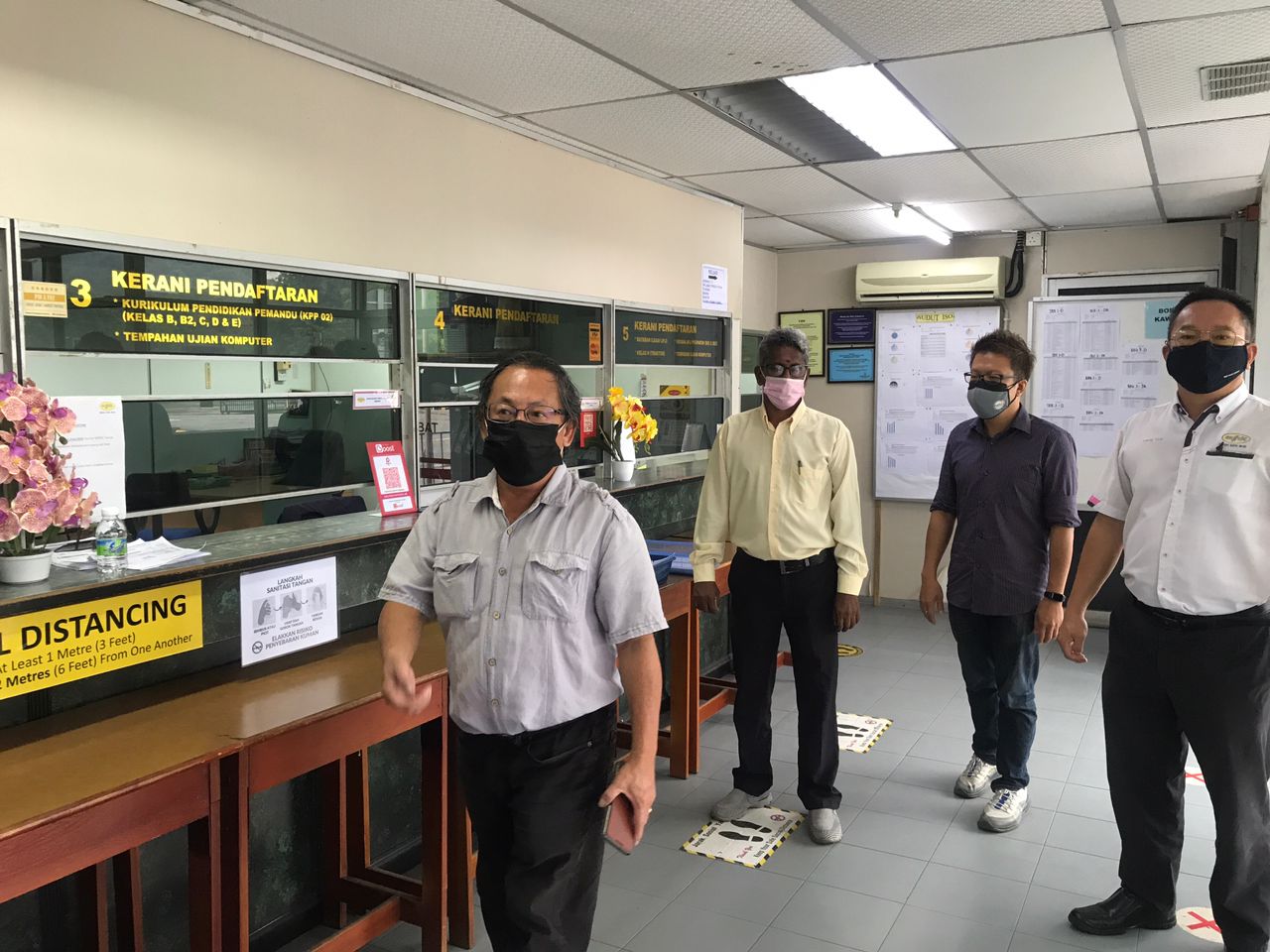 （古城第四版主文）疫情影响学车及考车 驾驶学院累积逾学员未考车