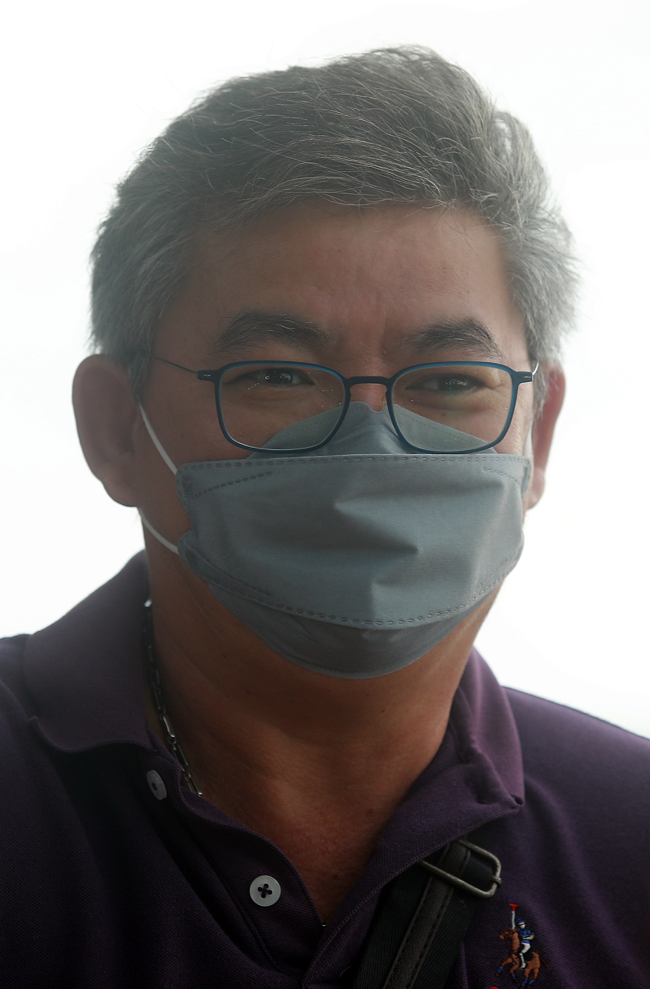 (大都会)下雨无阻民众到摩立海滩/11图1视频