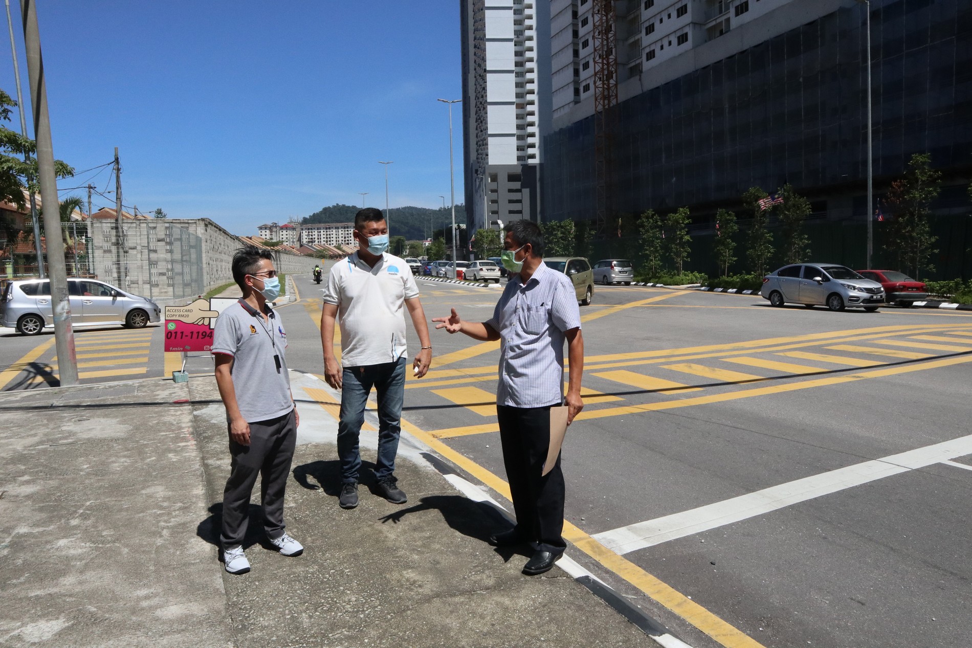 (大都会)/副文/余保凭PC/3图