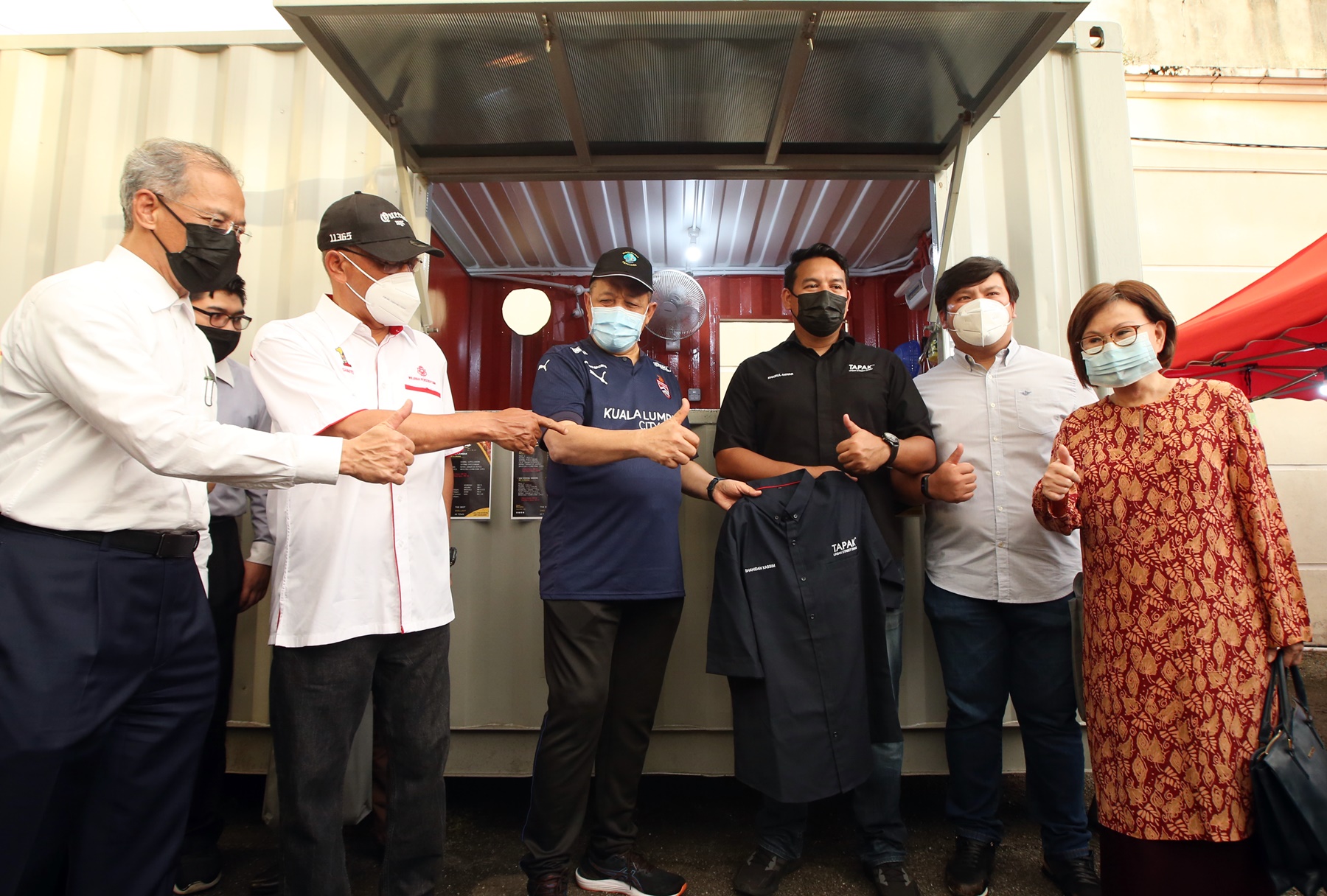 (大都会)/ME02头/直辖区部长巡视美食广场/4图