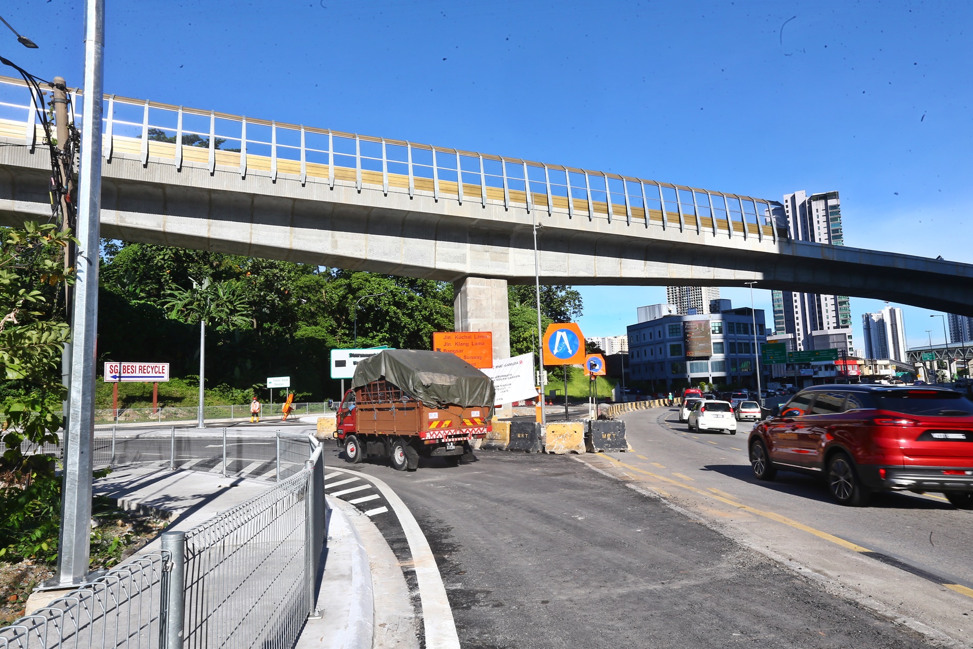 (大都会)/ME04头/汉都亚4路已封/4图