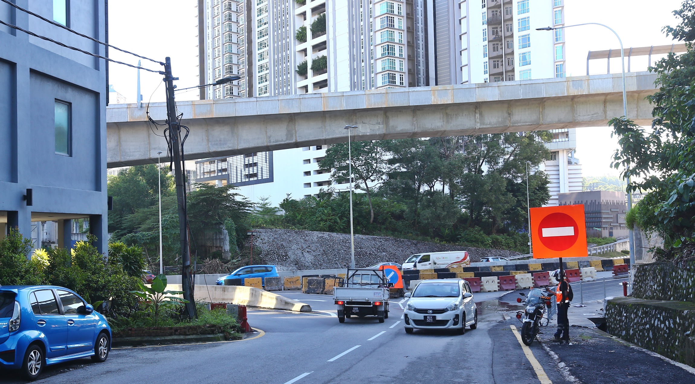 (大都会)/ME04头/汉都亚4路已封/4图