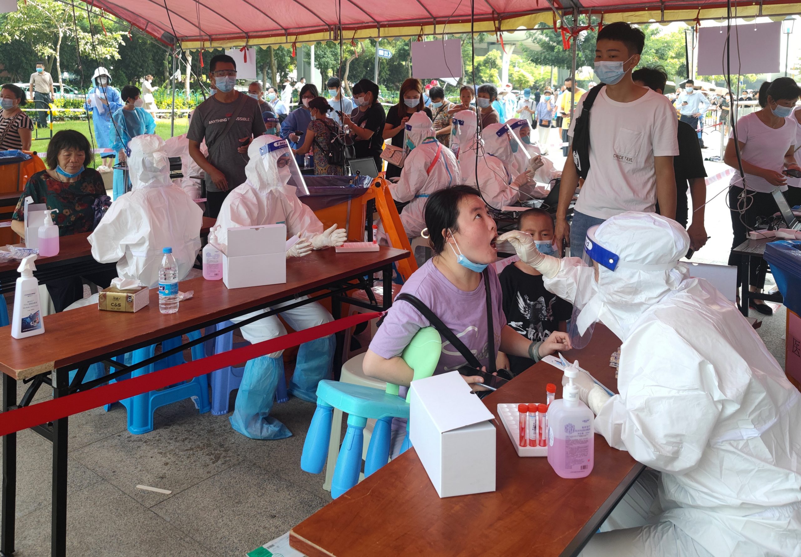 (头)3万人从福建莆田出省 疫情传播链恐再延长
