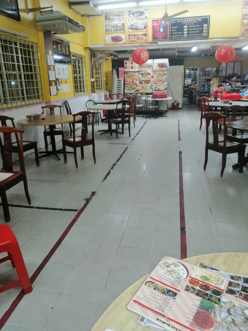 (封面)大都会/巴生四眼仔肉骨茶戴疫苗卡迎堂食客