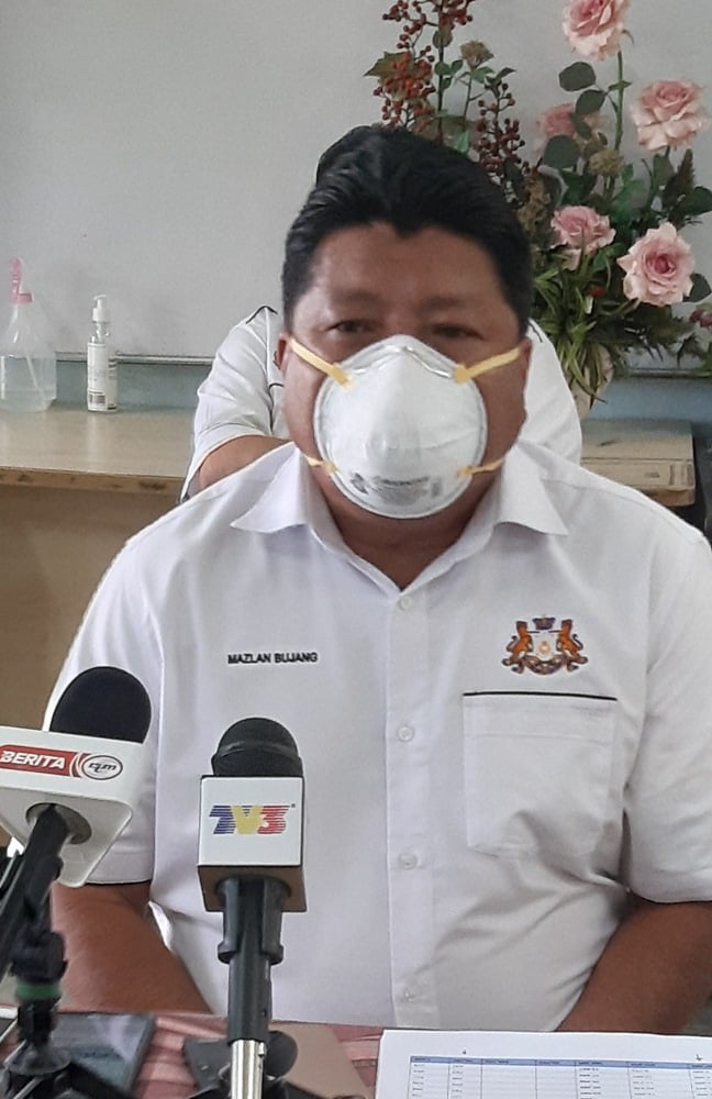 (已签发)柔:柔约逾200教师拒接种疫苗,玛兹兰;交教育部处理