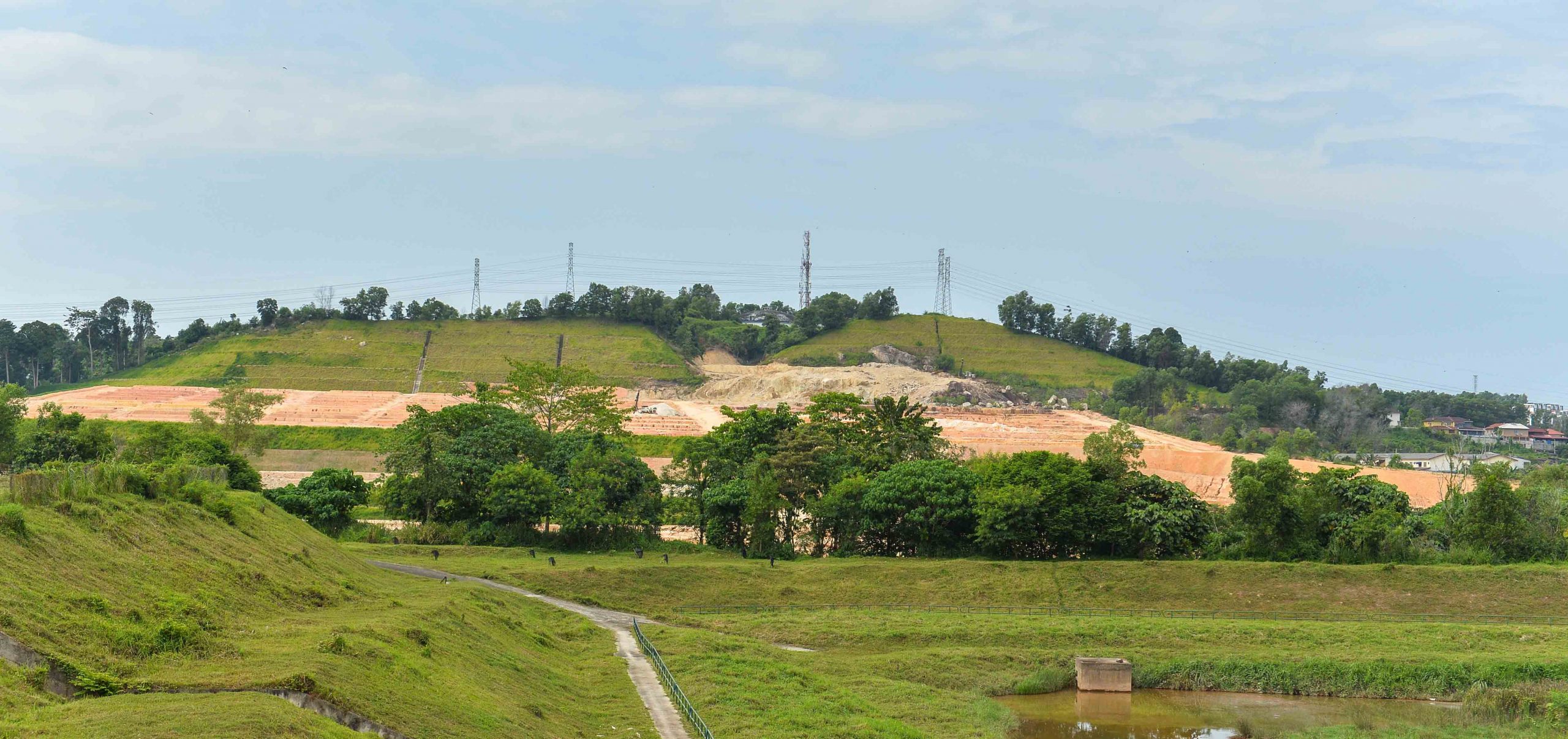 NS3头／工地炸石致20户裂痕，陈丽群介入协调，发展商居民达成共识