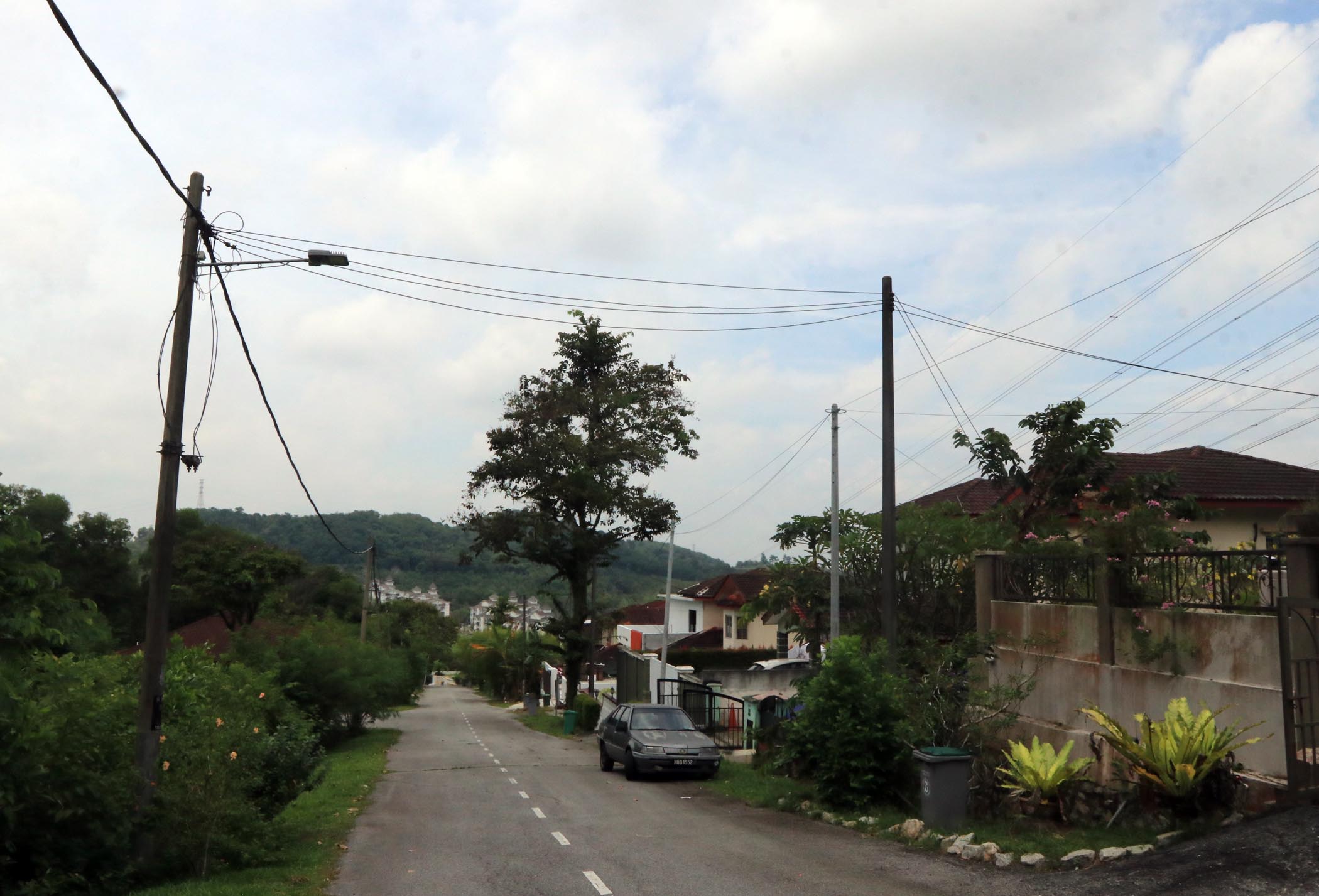 NS4头／炸石工程导致毗邻住家裂，居民担惊受怕