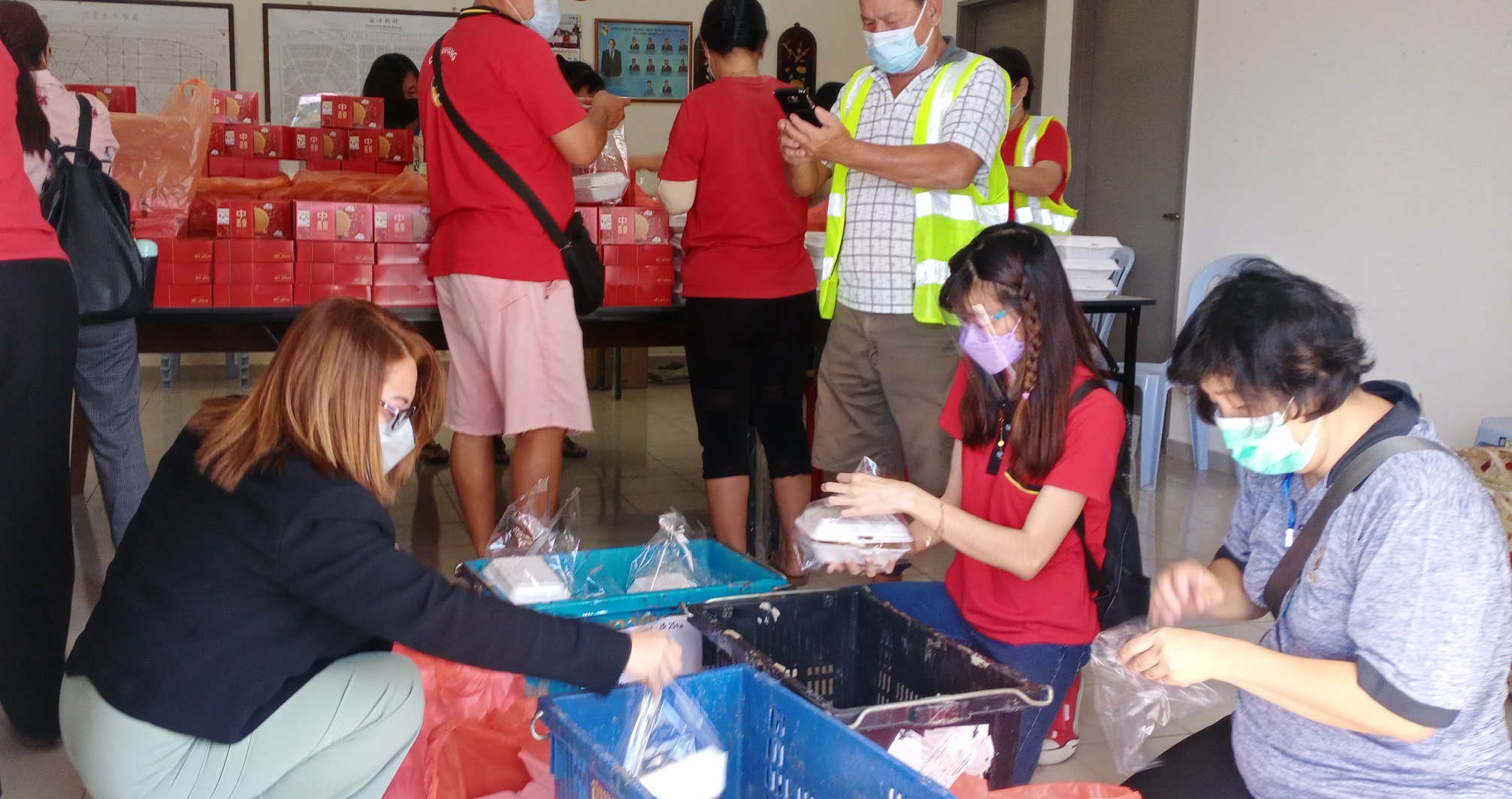 NS5头/不能办中秋活动,玛丽约瑟芬送月饼上门,“疫”样能过节