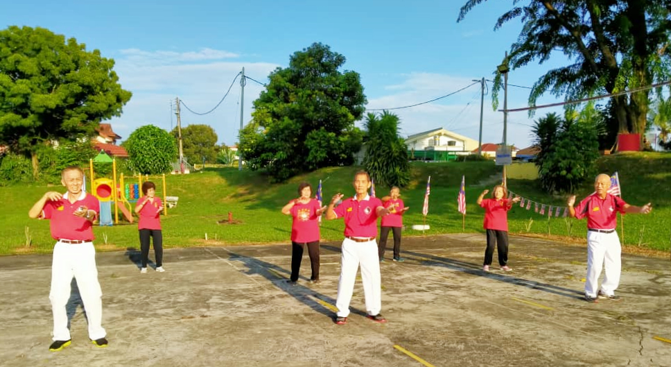 NS主文／集体运动恢复实体班，学员抱持观望态度