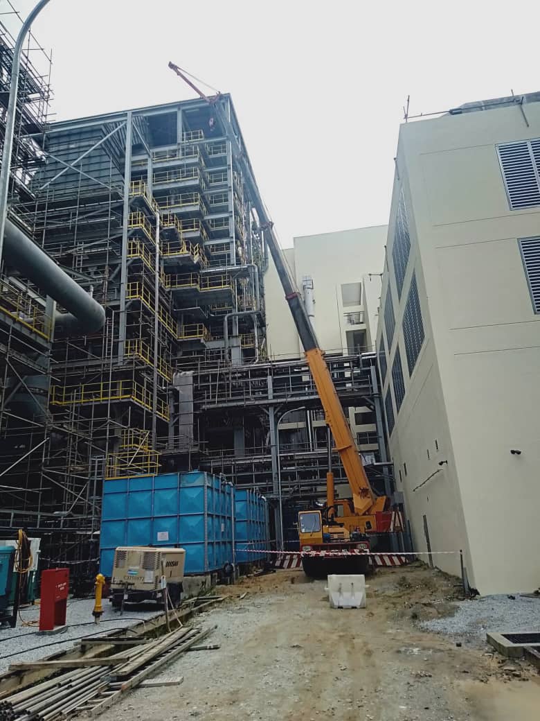 NS朱湖:固体废料厂建筑工地发生意外,外劳惨遭鹰架砸死