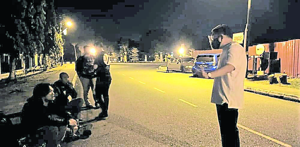 NS芙蓉/为解决森土地局及矿物局柜台拥挤问题，公司须预约、个人直接上门