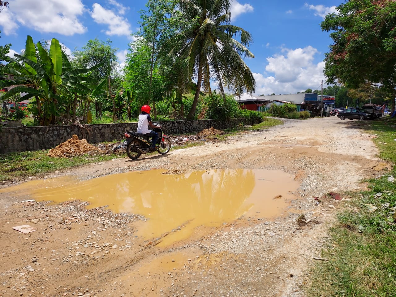 NS芙蓉/百美花园第二期烂路属私人地,庄雪和呼吁勿使用