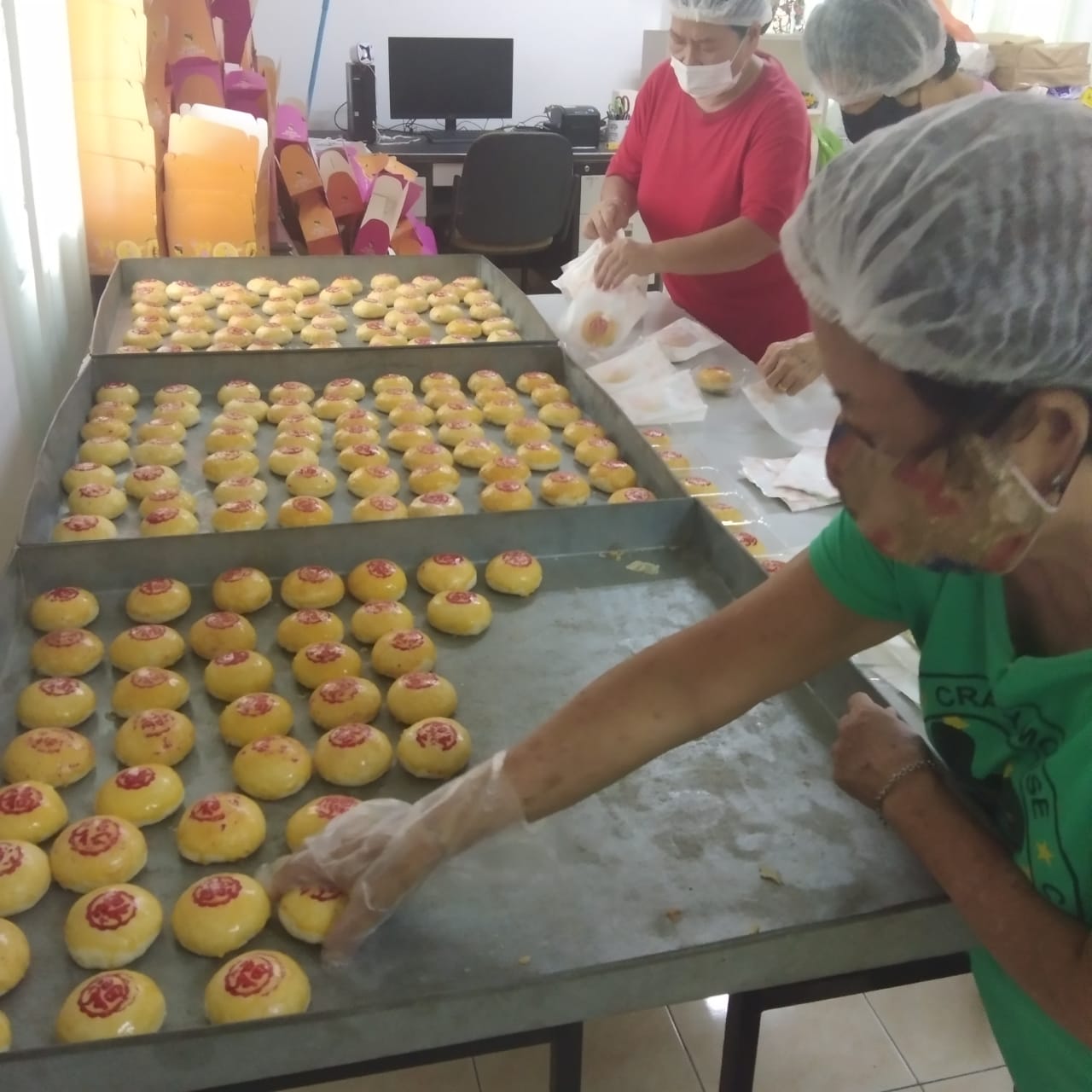 NS芙蓉:疫情笼罩下的中秋,华人新村只派月饼不办活动