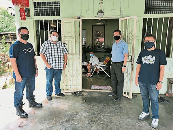 马华众筹获经费 助男子更换心脏起搏器