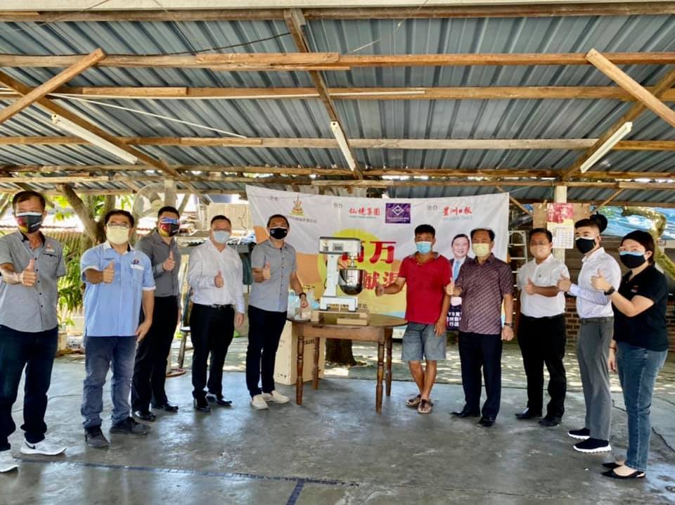 10月9日见报(大都会)“百万献温情”:陈瑞霖