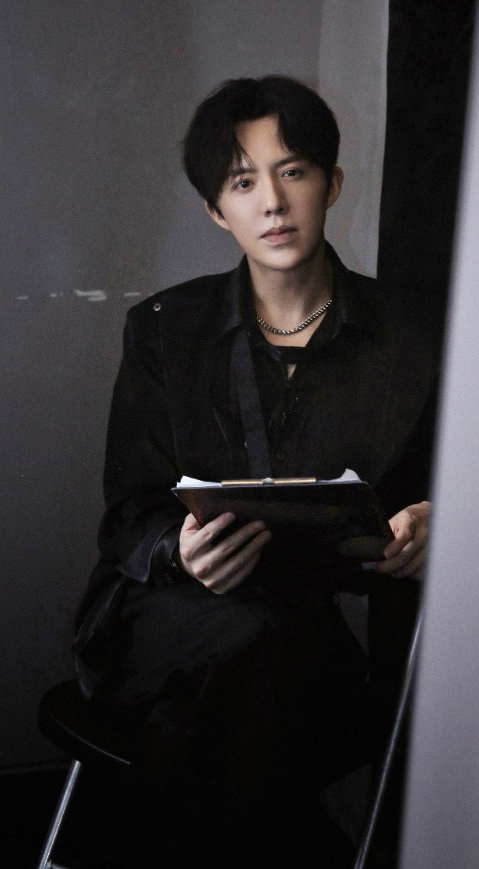 12家代言全切割  李云迪恐吐逾亿赔偿金