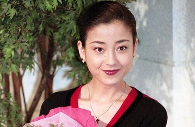 18岁遭哄骗拍全裸露毛写真? 宫泽理惠还原真相