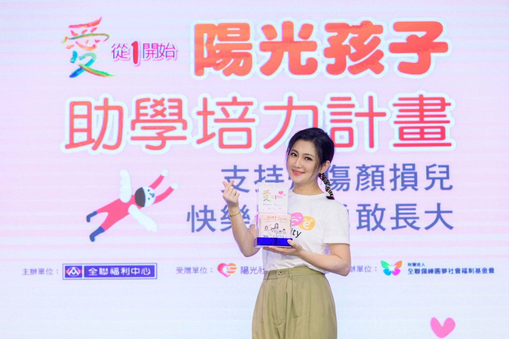 1年后再拍电影自嘲“息影之作” Selina 认热线小鲜肉