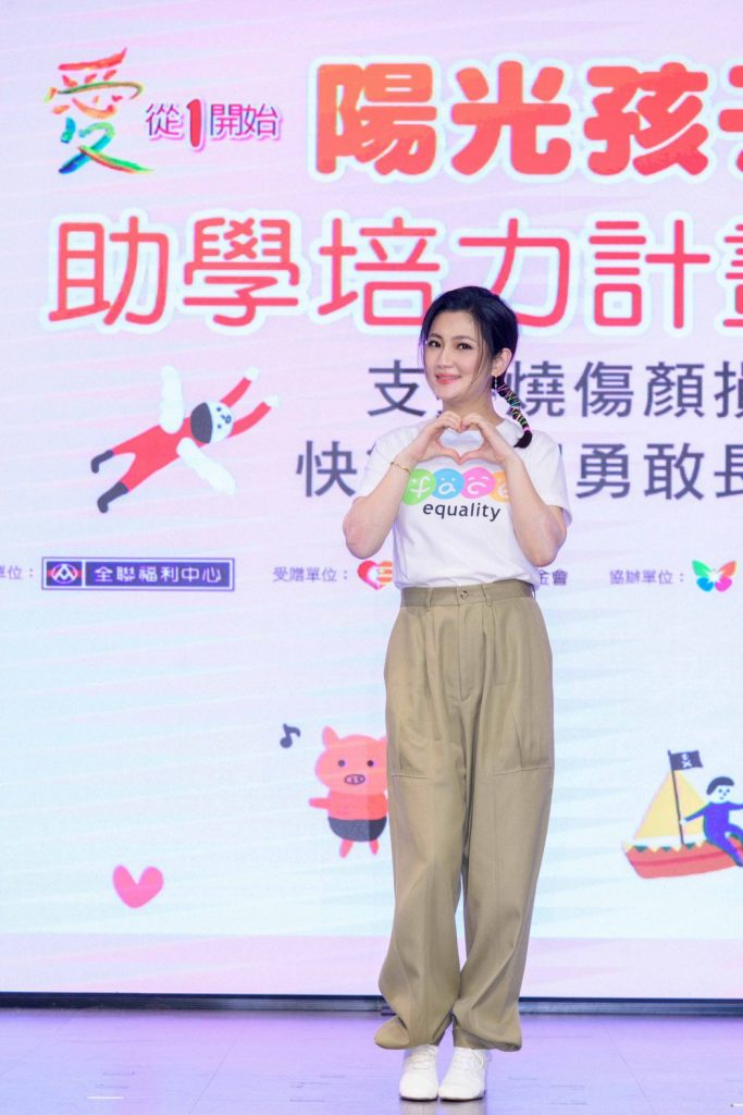 1年后再拍电影自嘲“息影之作” Selina 认热线小鲜肉