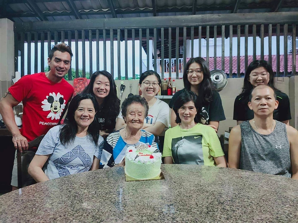 22/10:有故事的人/歌舞圆梦闯出一片天--叶圹闻