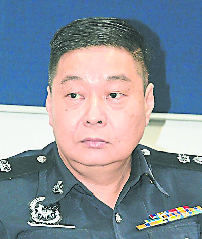 2骑士没驾照 4摩托连环撞1死3伤