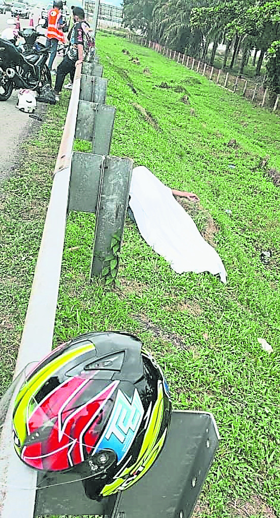 2骑士没驾照 4摩托连环撞1死3伤