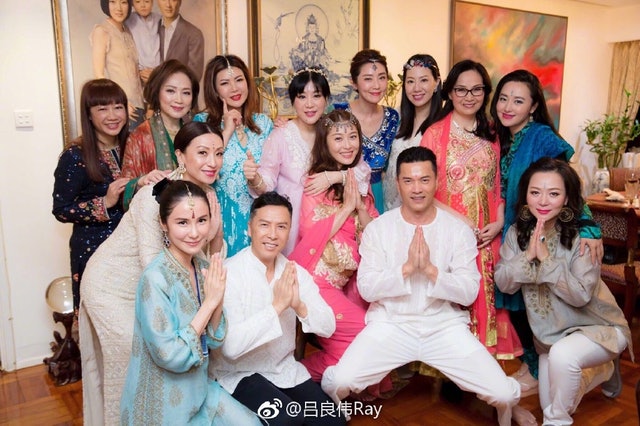 64岁吕良伟身价破6亿 浮夸中式豪宅内装曝光