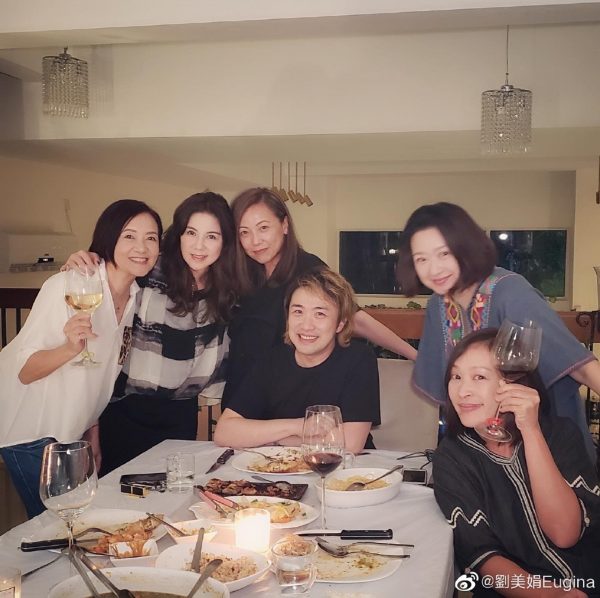 黎美娴55岁生日 同框陈法蓉超冻龄