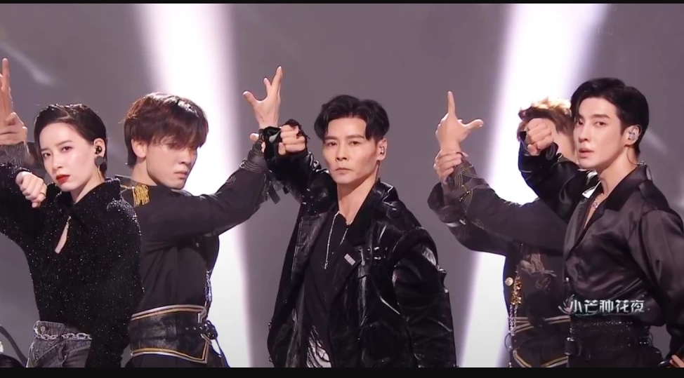 “荆哥”“浪姐””合体开唱‧言承旭唱功获赞进步	