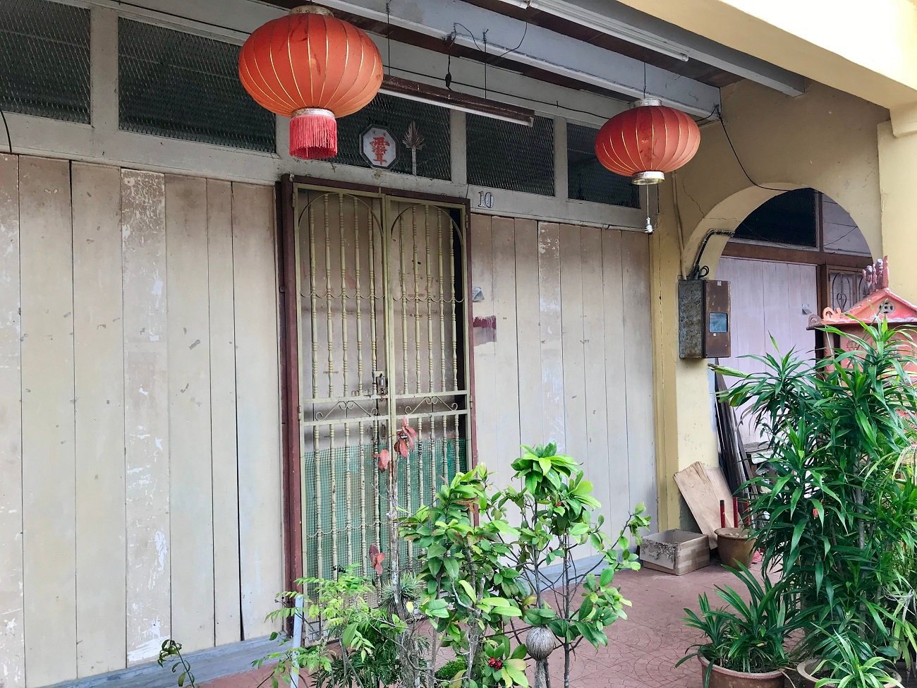★10月10日刊登／大霹雳封底主文／【周末画页】走在宁罗老街 仿佛穿越时空回到旧年代
