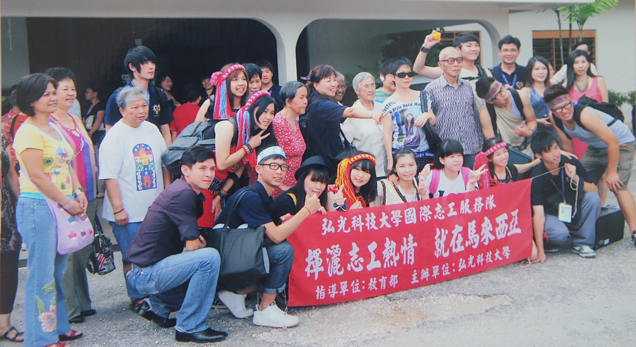 ★10月8日刊登/大霹雳封底主文/【银发飘飘】/吴华生