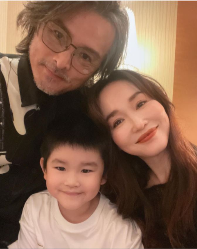 《做工的人》封金钟迷你剧集视帝.李铭顺视讯哽咽领奖