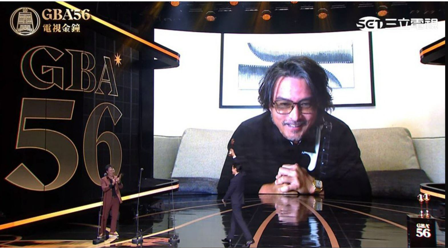 《做工的人》封金钟迷你剧集视帝.李铭顺视讯哽咽领奖